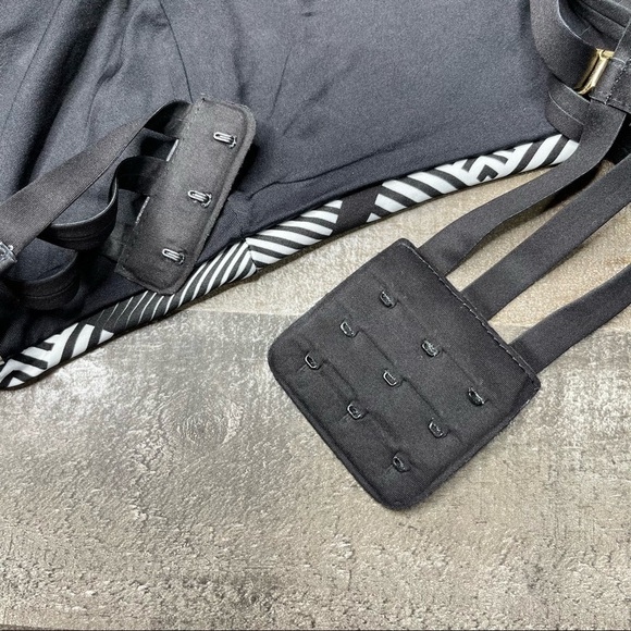 NWOT Pilyq Geometric Diamond Embroidered Lila Bikini Top size D - Picture 9 of 11